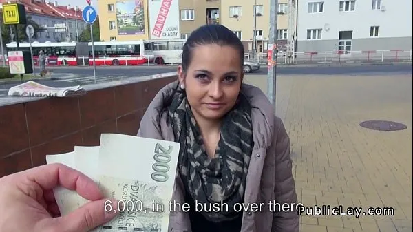 Titta på European amateur fucks in public for cash nya videor