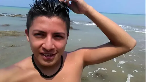 Mira Colombiano desnudo en Playa de Ecuador nuevos videos