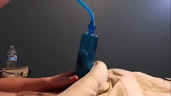 Pumping up my Penis تازہ ویڈیوز دیکھیں