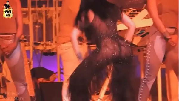 Sehen Sie sich Rihanna`s Ass Live HEISS neuen Videos an