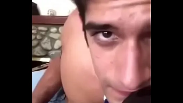 Sehen Sie sich Tyler Posey, Teen Wolf Schauspieler neuen Videos an