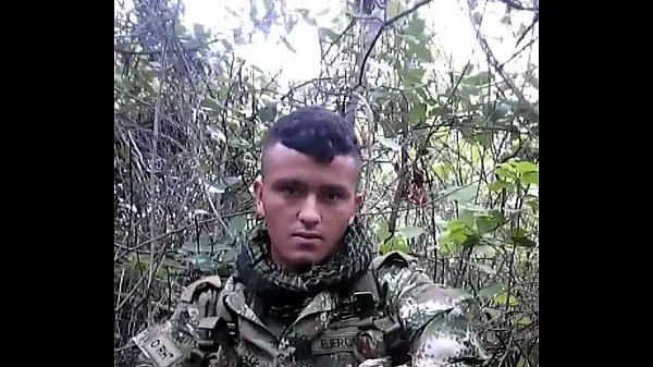 Pozrite si Hetero Colombian soldier deceived / trciked Colombian soldier čerstvé videá