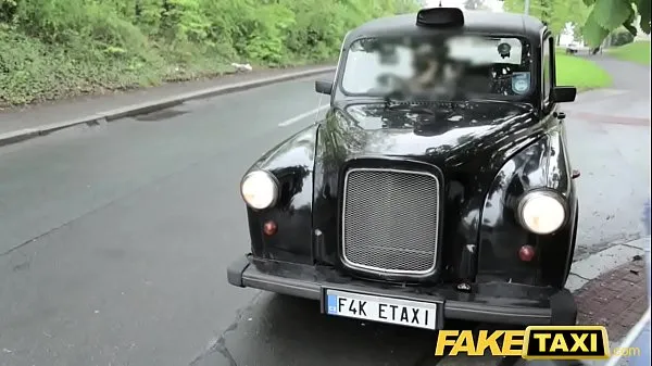 Titta på Fake Taxi Slim redhead likes rough sex nya videor