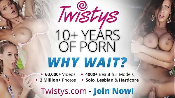 Oglejte si Twistys - (Carli Banks) starring at Juicy Pussy Needs Some Action sveže videoposnetke