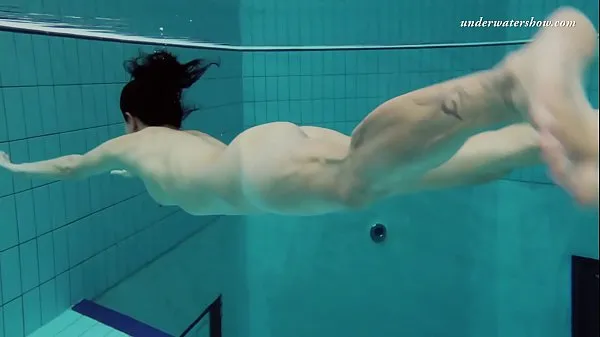 ดู Shaved tight hottie Markova in the Czech pool วิดีโอใหม่ๆ