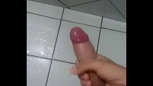 Sehen Sie sich Teenager im Badezimmer neuen Videos an