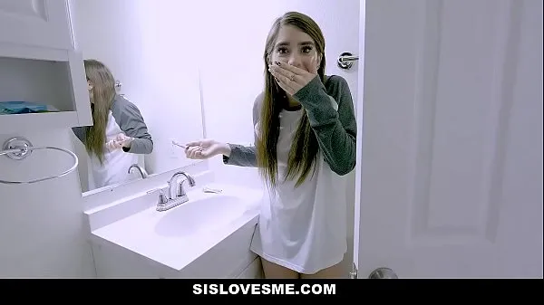 Mira SisLovesMe - Hot Stepsis (Joseline Kelly) folla y muerde accidentalmente la polla de Stepbros nuevos videos