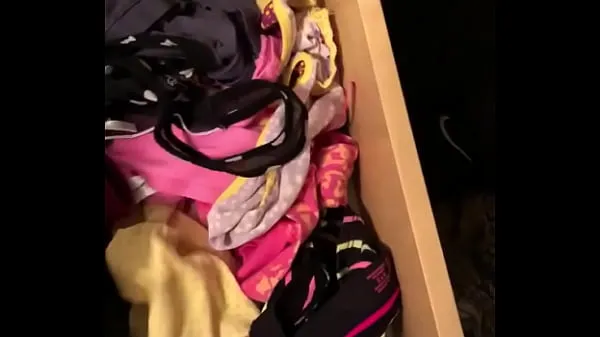 Bekijk Neighbors wife’s panty drawer nieuwe video's