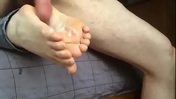 Sehen Sie sich erstaunlicher Footjob neuen Videos an