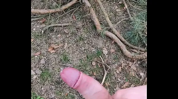 Podívejte se na jerking off in forest nová videa