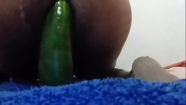 Se Cucumber anal ride 2 friske videoer