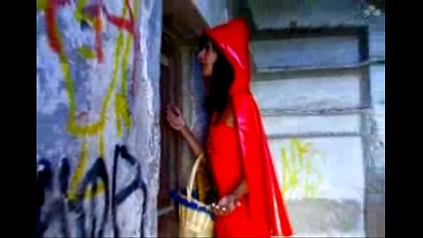 Guarda Little Red Riding Hood Fucks The Wolfnuovi video