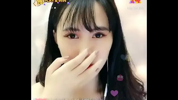 观看 Sarah's livestream Uplive 个新视频