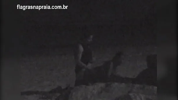 Tonton Video I filmed a couple having sex on the beach at night. A security guard put them to run baru