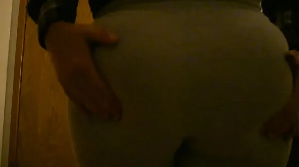 Fat Ass Wide Hip Mom Booty Groped (Older Video ताजा वीडियो देखें