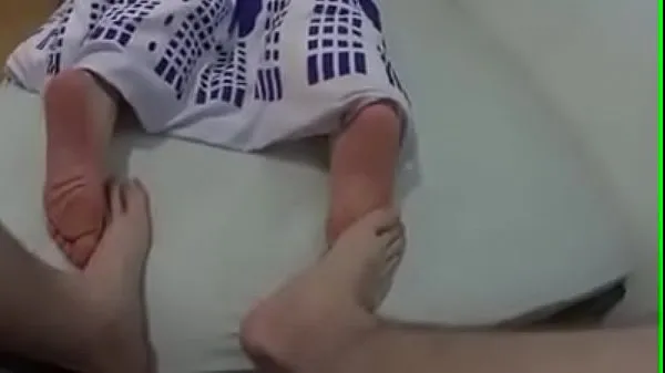 Yeni Videolar Foot massage izleyin