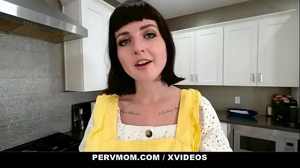 Mira PervMom - Mamada POV de madrastra antes de enviarme a la universidad nuevos videos