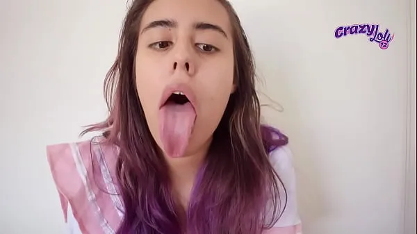 Mira Ahegao con su larga lengua nuevos videos