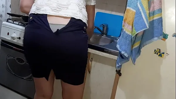 Mira Mi madrastra cocinó en la cocina y yo me masturbé detrás de ella nuevos videos