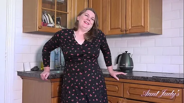 شاهد مقاطع فيديو جديدة AuntJudys - Cookin' in the Kitchen with 50yo Voluptuous BBW Rachel