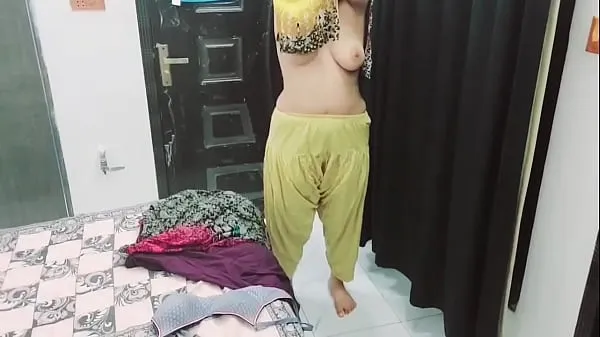 Oglejte si Hidden Camera Neighbour,s Wife Recorded Clothes Changing sveže videoposnetke