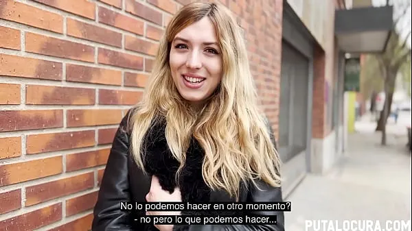 Yeni Videolar Adorable rubita es seducida en la calle con dinero para hacer sexo izleyin