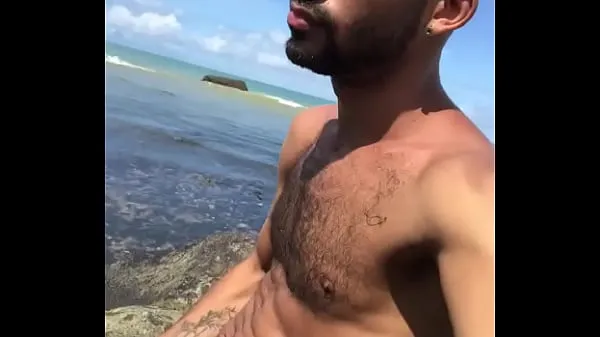 ดู Gifted young man jerking off on the beach วิดีโอใหม่ๆ