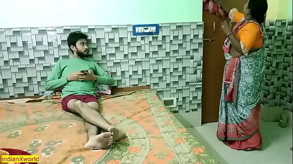 Se Indian teen boy fucking with hot beautiful maid Bhabhi! Uncut homemade sex friske videoer