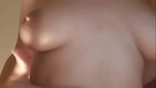 Tonton Video I love how my boobs bounce at night baru