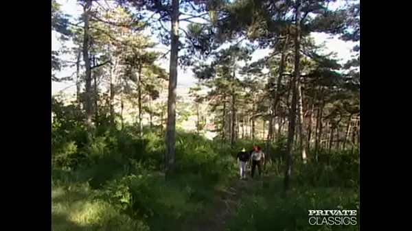 Oglądaj Threesome in the Forest nowe filmy