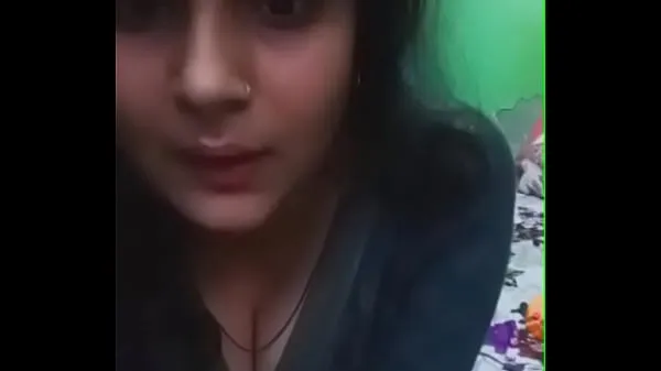 Showing boob in the video call ताजा वीडियो देखें