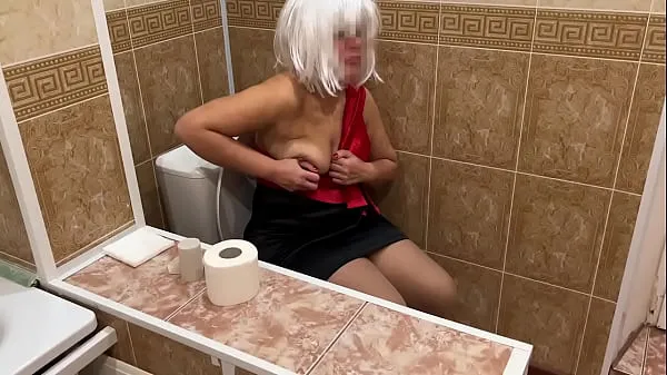 شاهد مقاطع فيديو جديدة I approached mature milf when she was sitting on the toilet and persuaded her to show tits and anal sex