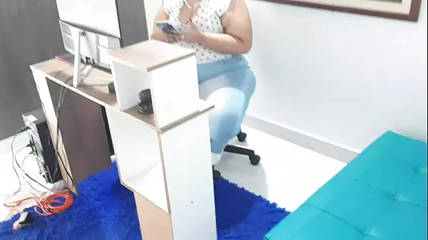 Yeni Videolar La puta de mi secretaria me chupa la polla izleyin