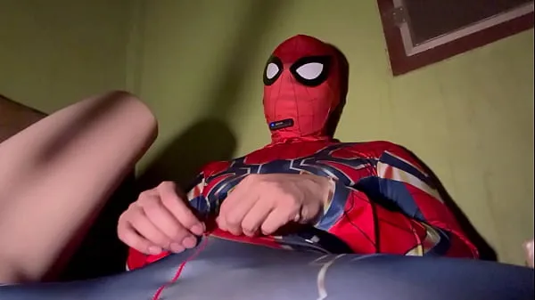 Bekijk Asian Spiderman playing toy nieuwe video's