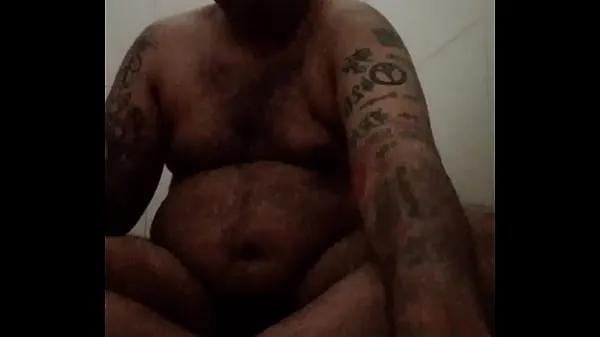 Titta på Brij Nude Peeing On The Bathroom Floor nya videor