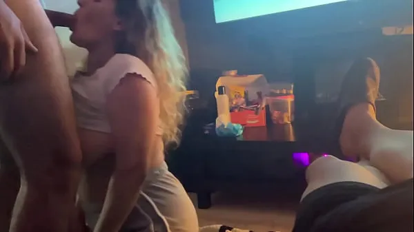 Katso THICK WIFE makes her HUSBAND a CUCKOLD tuoreita videoita