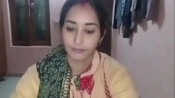 Oglejte si Indian bhabhi make sex relation with husband's office Boss sveže videoposnetke