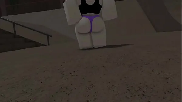 Guarda Roblox Emo Girl pulls up her tanktop for you in Publicnuovi video