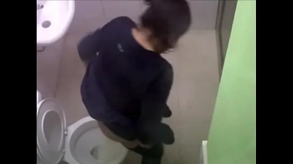 شاهد مقاطع فيديو جديدة pissing wc